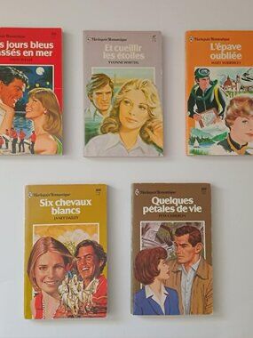 Lot of 10 Vintage Harlequin Romantique French Romance Paperbacks 1980s w/ Inscri